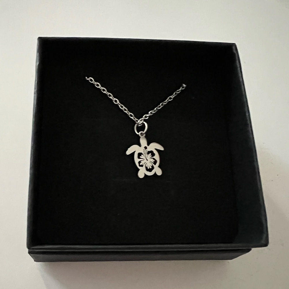 Hawaiian Stainless Steel Turtle necklace